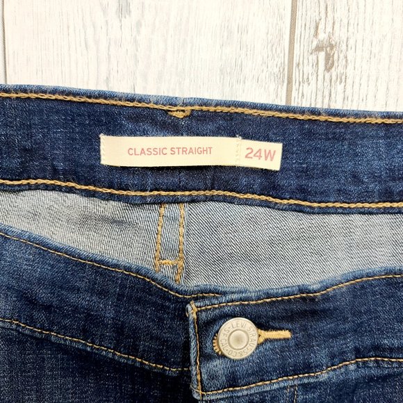 Levi's Classic Straight Jeans - Picture 5 of 7